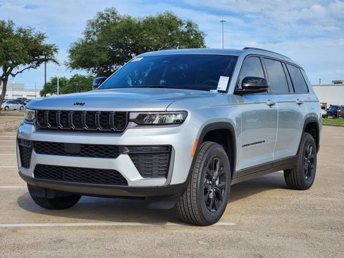 New 2026 Jeep Grand Cherokee L 2WD image 2