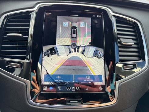 Used 2025 Volvo XC90 B6 Ultra image 26