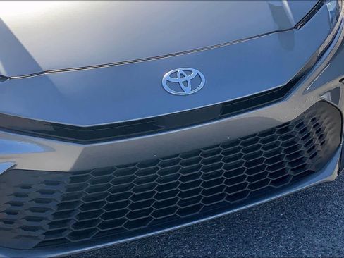 Used 2025 Toyota Camry SE image 29