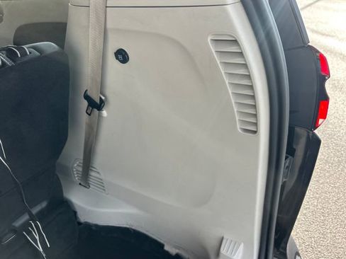 Used 2022 Chrysler Pacifica Touring-L image 43