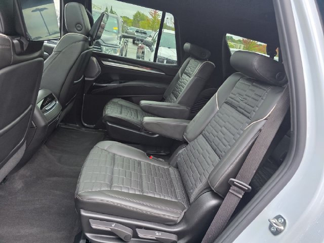Used 2026 Cadillac Escalade V AWD/4WD image 24