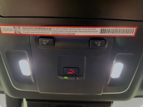 Used 2025 Toyota Camry SE FWD image 21