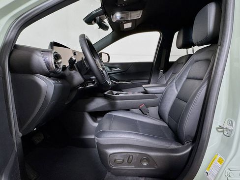 Certified 2025 Chevrolet Equinox LT w/ Convenience Package II image 19