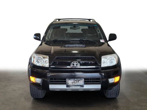 Used 2005 Toyota 4Runner SR5 AWD/4WD image 2