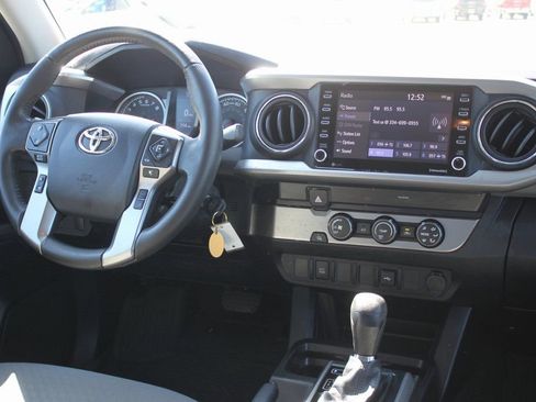 Used 2020 Toyota Tacoma SR5 image 7