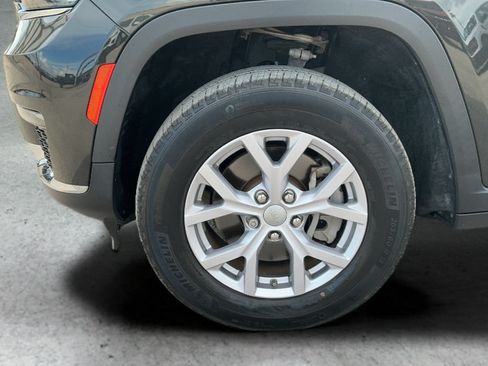 Used 2022 Jeep Grand Cherokee L Limited AWD/4WD image 26