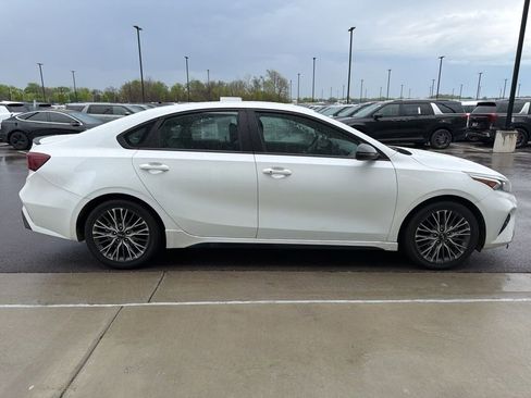 Certified 2022 Kia Forte GT-Line FWD image 3