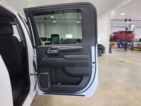 Used 2024 Chevrolet Silverado 3500 LTZ AWD/4WD image 28