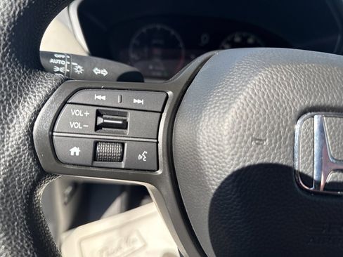 Used 2026 Honda HR-V LX image 17