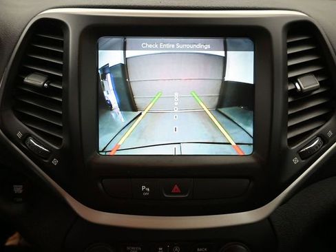 Used 2017 Jeep Cherokee Trailhawk w/ Comfort/Convenience Group image 20