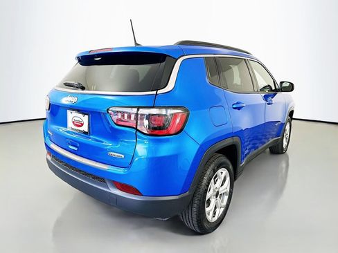 Used 2025 Jeep Compass Latitude AWD/4WD image 5