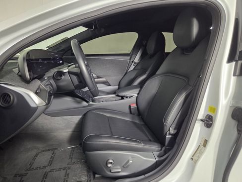 Used 2024 Lucid Air Pure RWD image 12