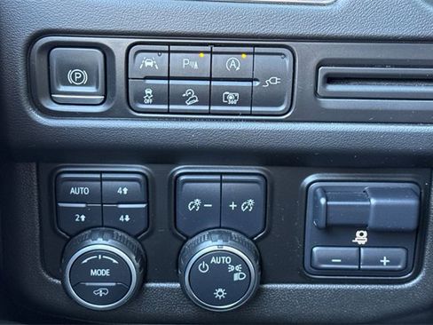 Used 2022 Chevrolet Tahoe Z71 w/ Off-Road Capability Package image 40