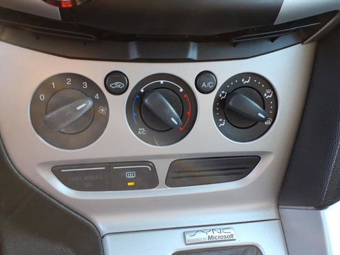 Used 2014 Ford Focus SE w/ Equipment Group 201A image 17