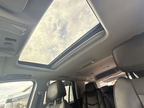 Certified 2020 Cadillac Escalade Luxury w/ Escalade Sport Edition image 18