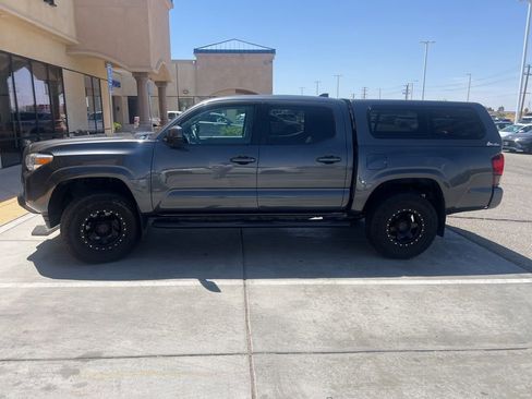 Used 2019 Toyota Tacoma SR w/ SR Convenience Package AWD/4WD image 5