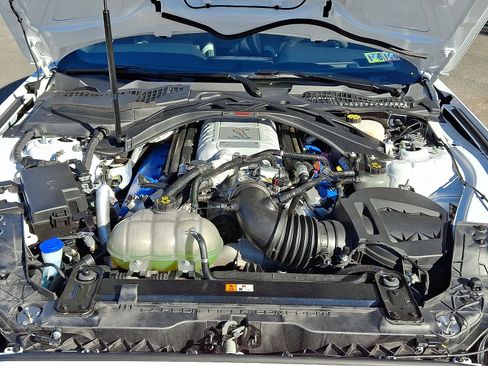 Used 2022 Ford Mustang Shelby GT500 w/ Technology Package image 25