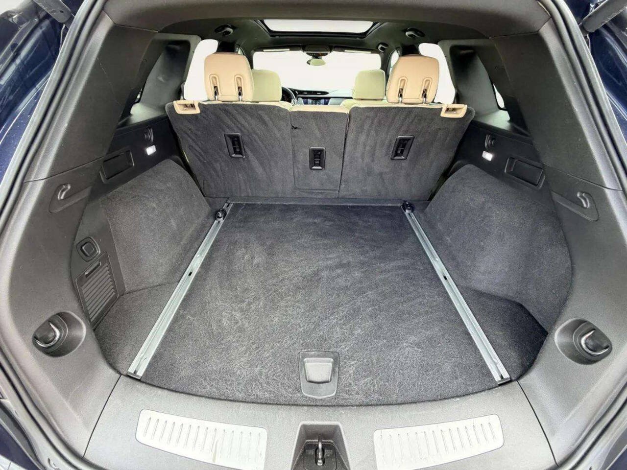 Used 2017 Cadillac XT5 Premium Luxury FWD image 5