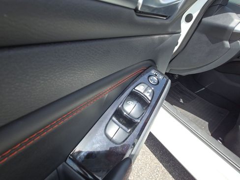 Used 2023 Nissan Altima 2.5 SR FWD image 12