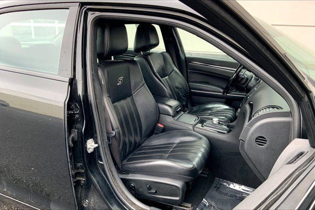 Used 2019 Chrysler 300 S RWD image 6