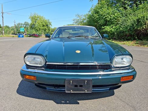 Used 1994 Jaguar XJS V12 Convertible RWD image 9