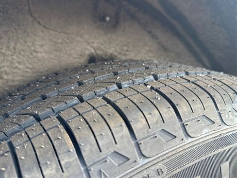 Used 2018 Chrysler Pacifica Limited FWD image 16