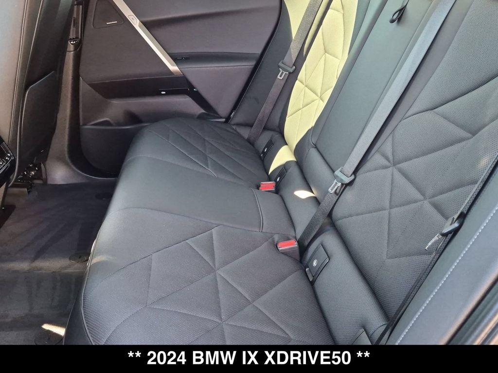 Used 2024 BMW iX xDrive50 w/ Premium Package AWD/4WD image 3