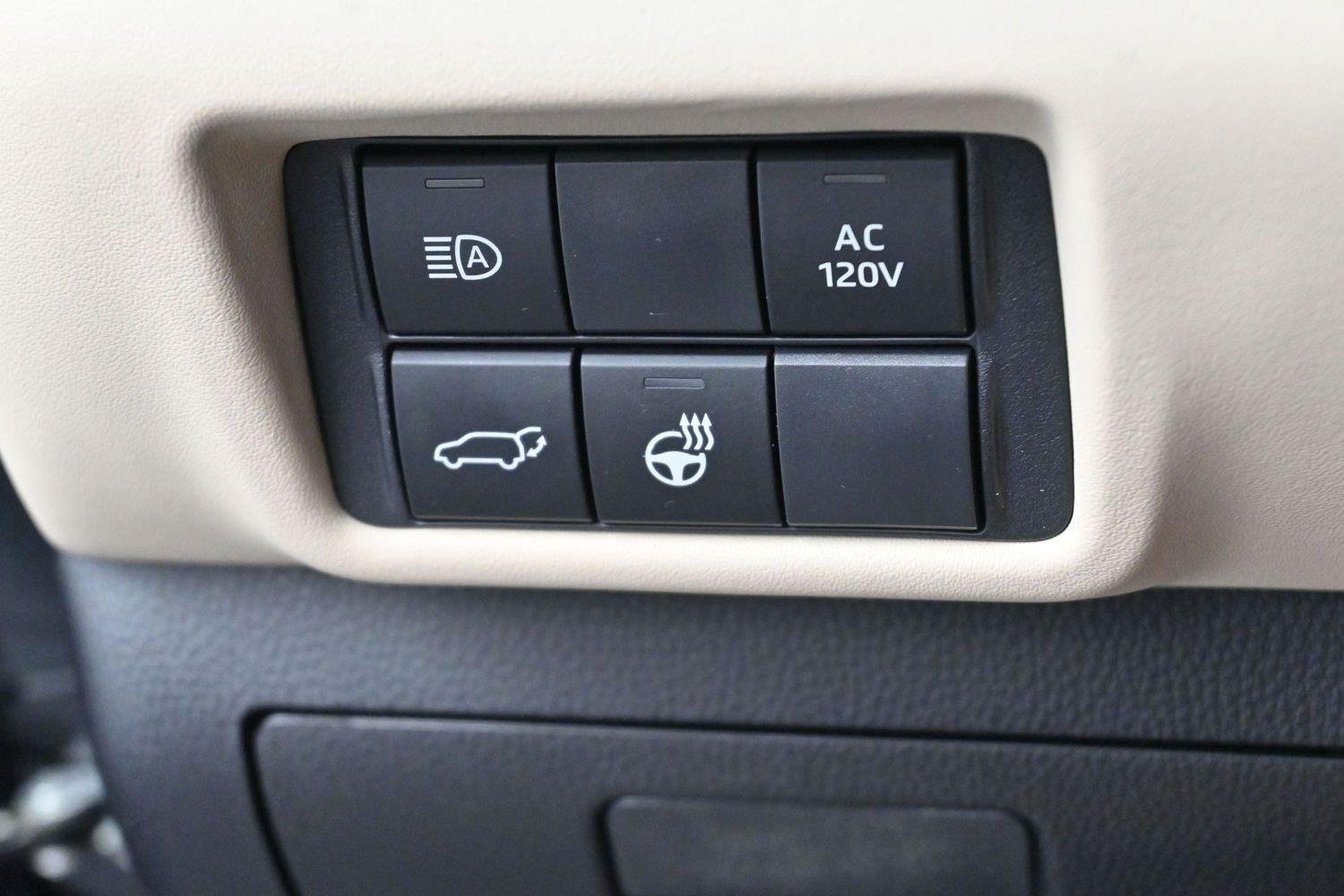 Used 2023 Toyota Highlander Limited AWD/4WD image 23