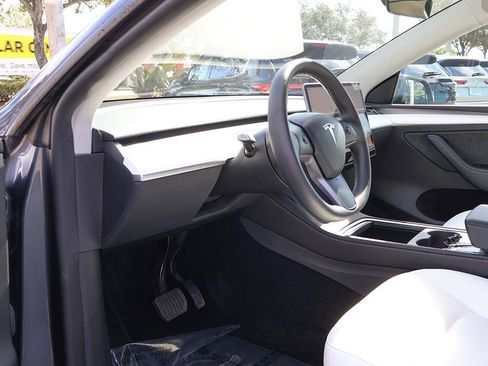 Used 2023 Tesla Model Y Long Range image 29