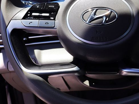 Used 2021 Hyundai Elantra SE FWD image 51