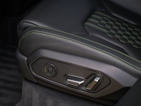 Used 2023 Lamborghini Urus Performante AWD/4WD image 36