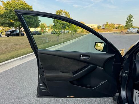 Used 2010 Nissan Altima 2.5 S image 13