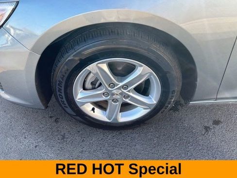 Used 2023 Chevrolet Malibu LT FWD image 48