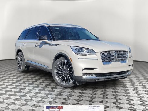 Used 2023 Lincoln Aviator Reserve w/ Equipment Group 201A image 1