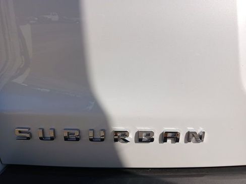 Used 2019 Chevrolet Suburban Premier w/ Premier Plus Edition RWD image 7