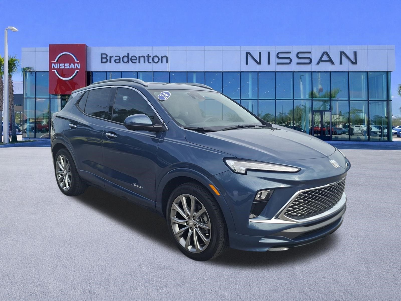 Used 2024 Buick Encore GX Avenir w/ Avenir Technology Package FWD image 3