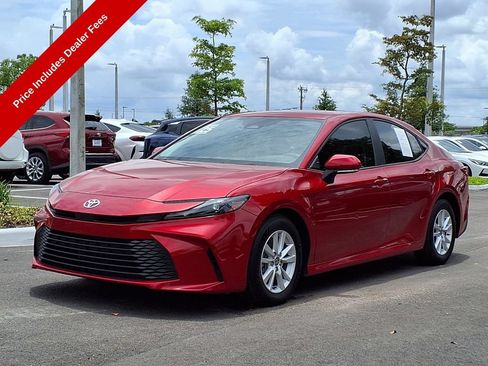 Used 2025 Toyota Camry LE FWD image 3