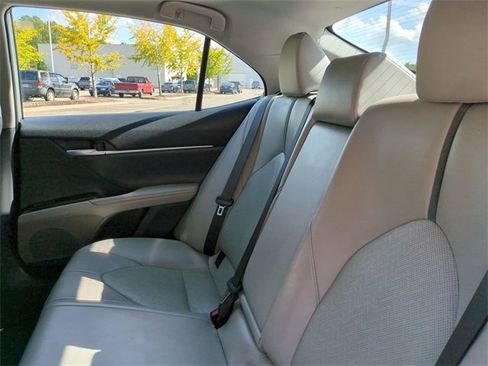 Used 2023 Toyota Camry XLE image 13