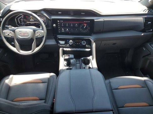 Used 2024 GMC Sierra 1500 AT4 w/ Technology Package AWD/4WD image 14