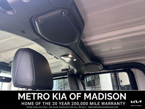 Used 2023 Jeep Gladiator Mojave w/ Cold Weather Group image 36