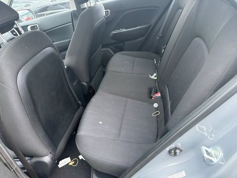Used 2023 Hyundai Venue SE FWD image 7