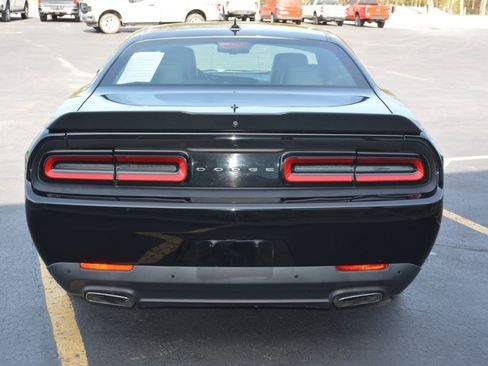 Used 2016 Dodge Challenger SXT Plus RWD image 5