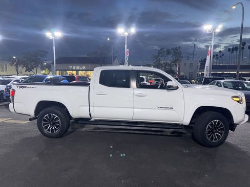 Used 2021 Toyota Tacoma TRD Sport w/ Technology Package image 4