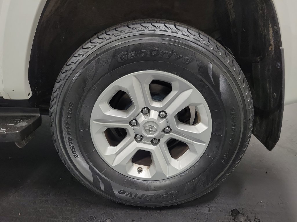 Used 2018 Toyota 4Runner SR5 w/ Wilderness Package AWD/4WD image 10