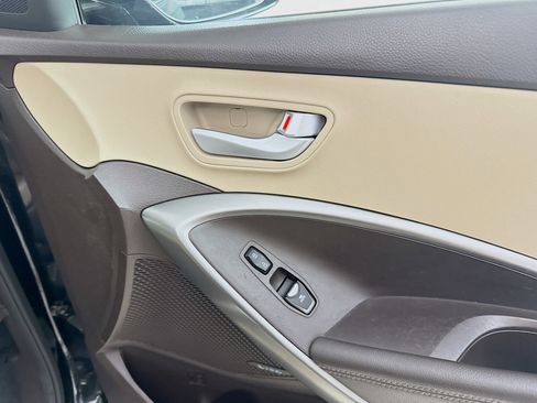 Used 2018 Hyundai Santa Fe Limited w/ Cargo Package FWD image 31