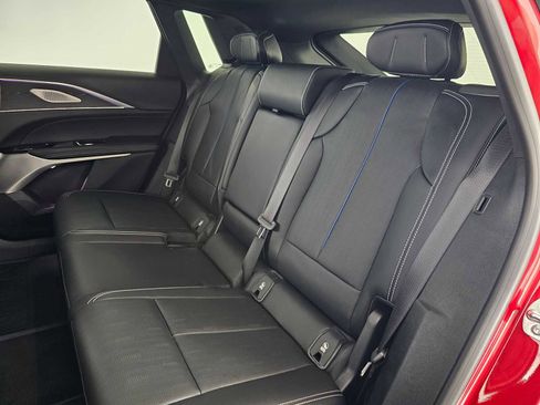 Used 2025 Cadillac Lyriq Luxury AWD/4WD image 17