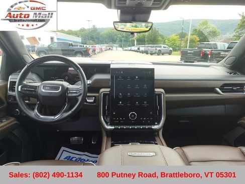 Used 2025 GMC Yukon XL Denali Ultimate AWD/4WD image 14