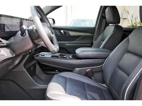 Used 2025 Buick Enclave Sport Touring w/ Trailering Package, 5000 lbs. FWD image 28