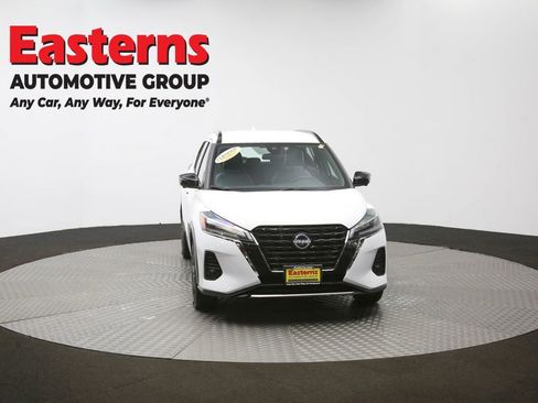 Used 2023 Nissan Kicks SR w/ SR Premium Package FWD image 53