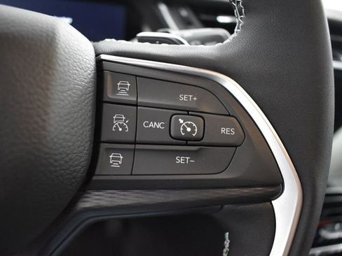 New 2025 Jeep Grand Cherokee L Altitude image 17